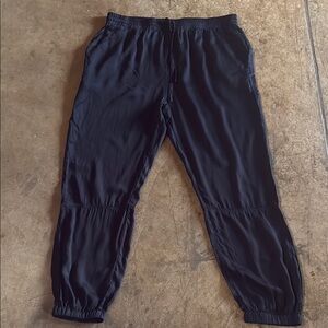 NWOT black Talulah rayon lightweight breezy joggers medium